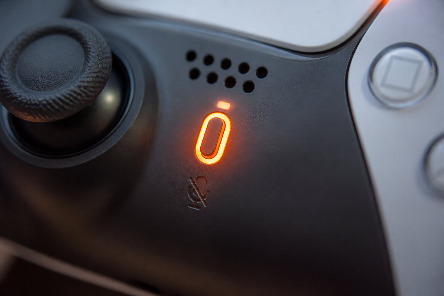 Pourquoi je coupe toujours le micro de ma manette DualSense